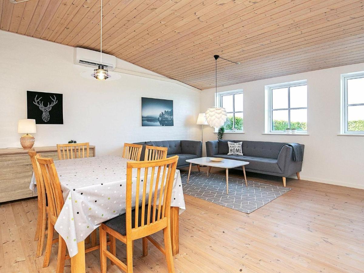6 Person Holiday Home In Фоборг Номер фото